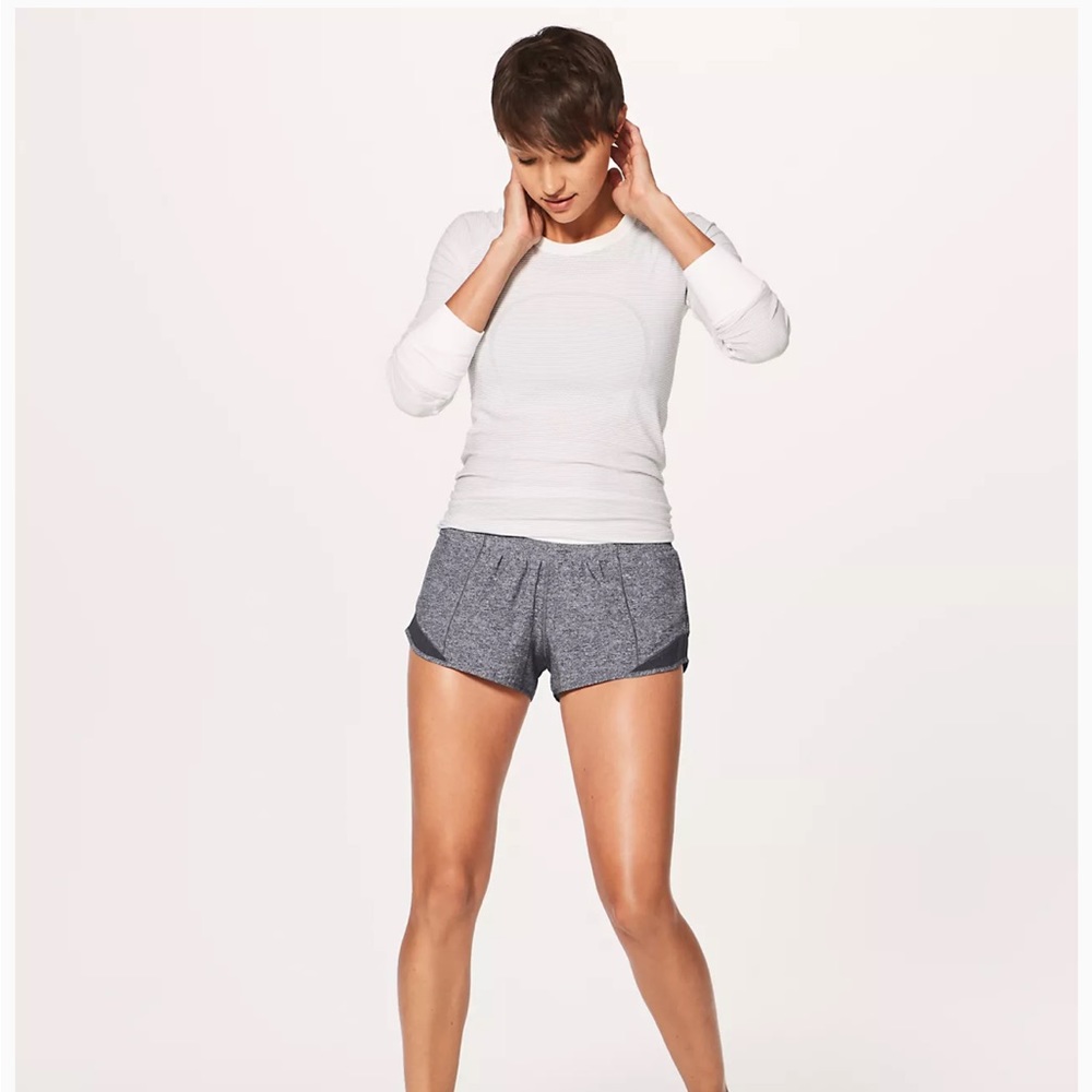 Lululemon hotty hot Gray shorts size 4